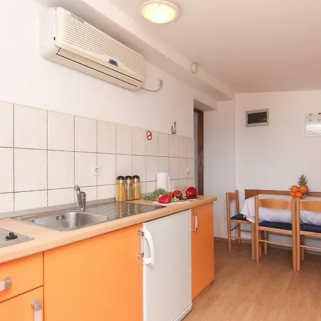 Luce * מאקרסקה