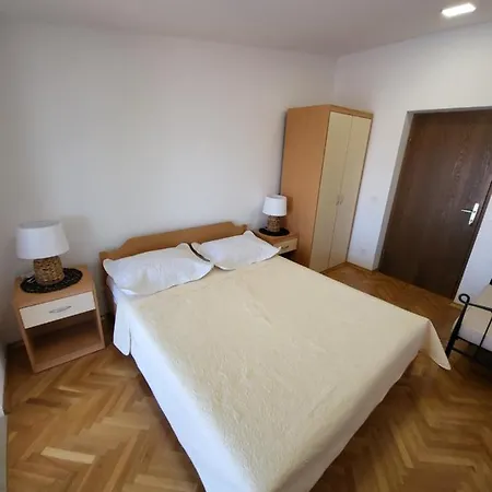 Luce Makarska