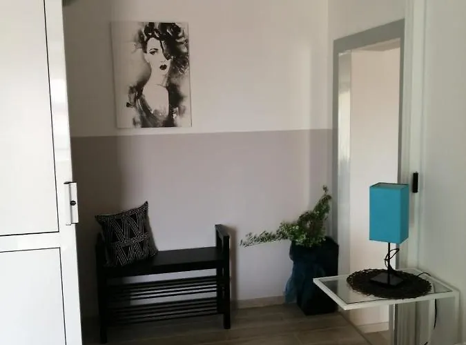 Luce Макарска