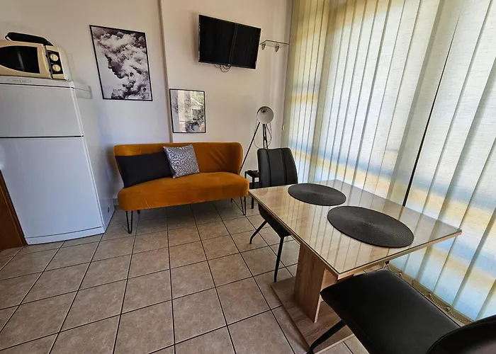 Luce Апартаменти Макарська